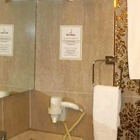 Coliseum Hotel 3*