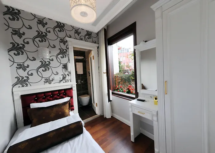 Coliseum Отель 3*