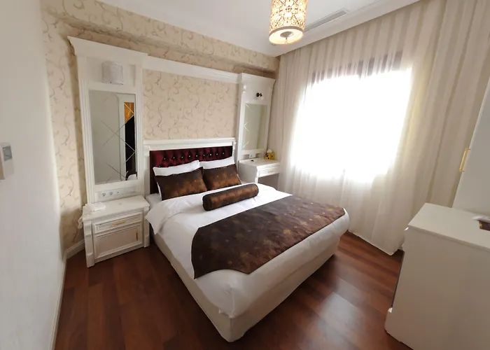 Отель Coliseum 3*