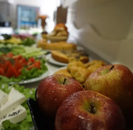 Отель Coliseum 3*