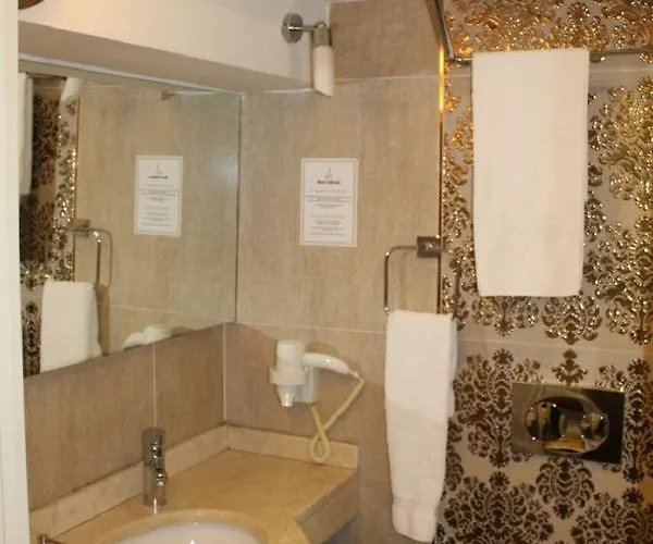 Coliseum Отель 3*