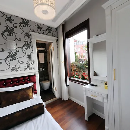 Coliseum Hotel 3*