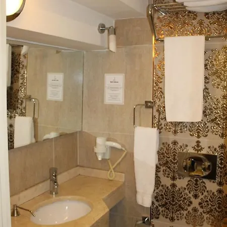 Coliseum Hotel 3*